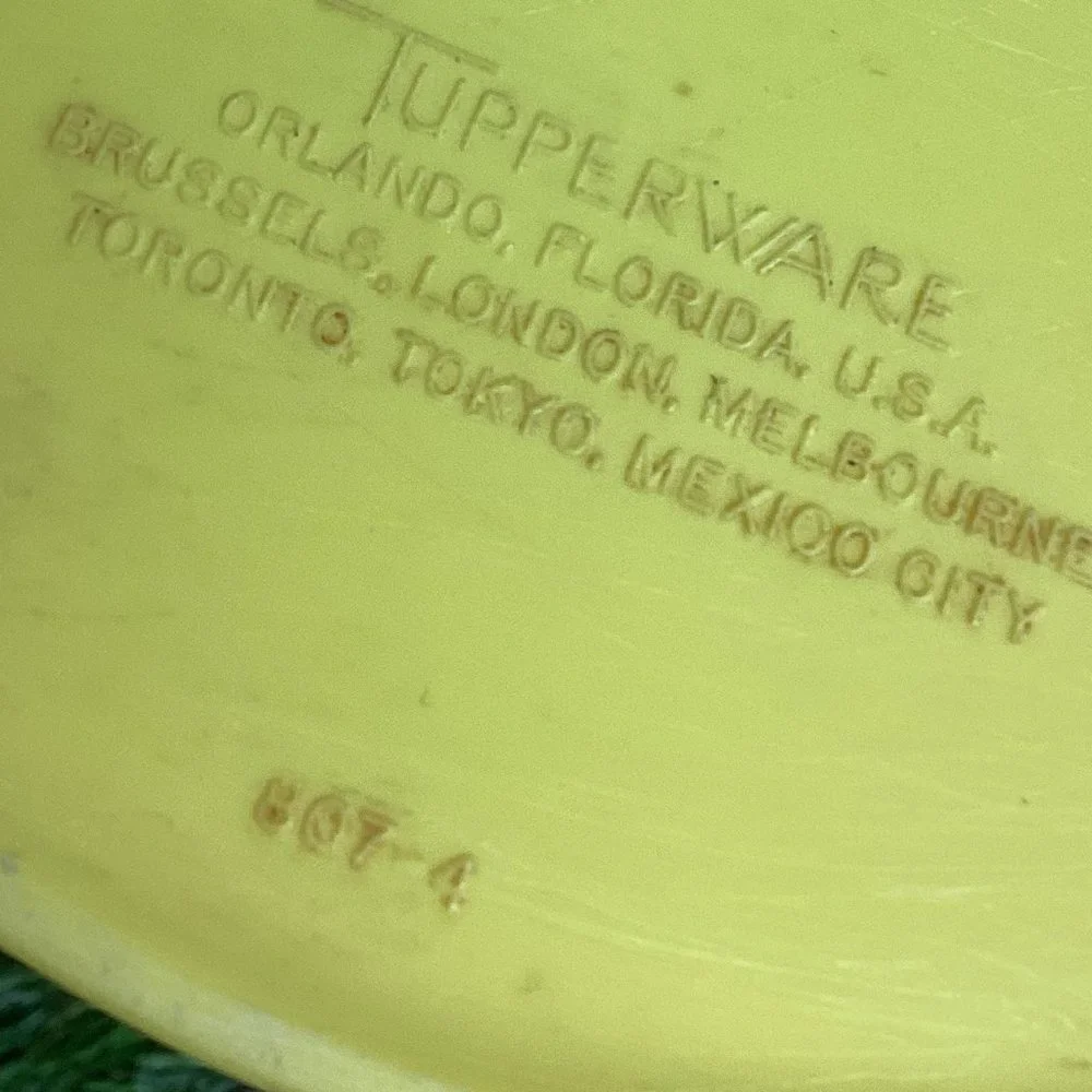 Vintage Tupperware Containers Yellow (2)